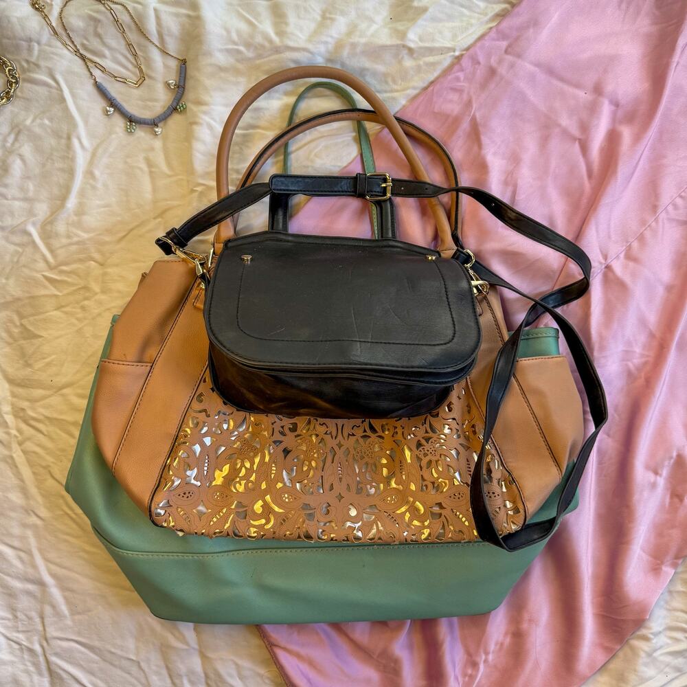 4-Piece Maximal Handbag Bundle Apt. 9 Color Block Tote, Belt Bag, Crossbody Lot
